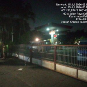 SPBU di Kebon Jeruk Jakarta Barat pada malam hari yang menjadi lokasi dugaan penyalahgunaan distribusi BBM Pertalite.